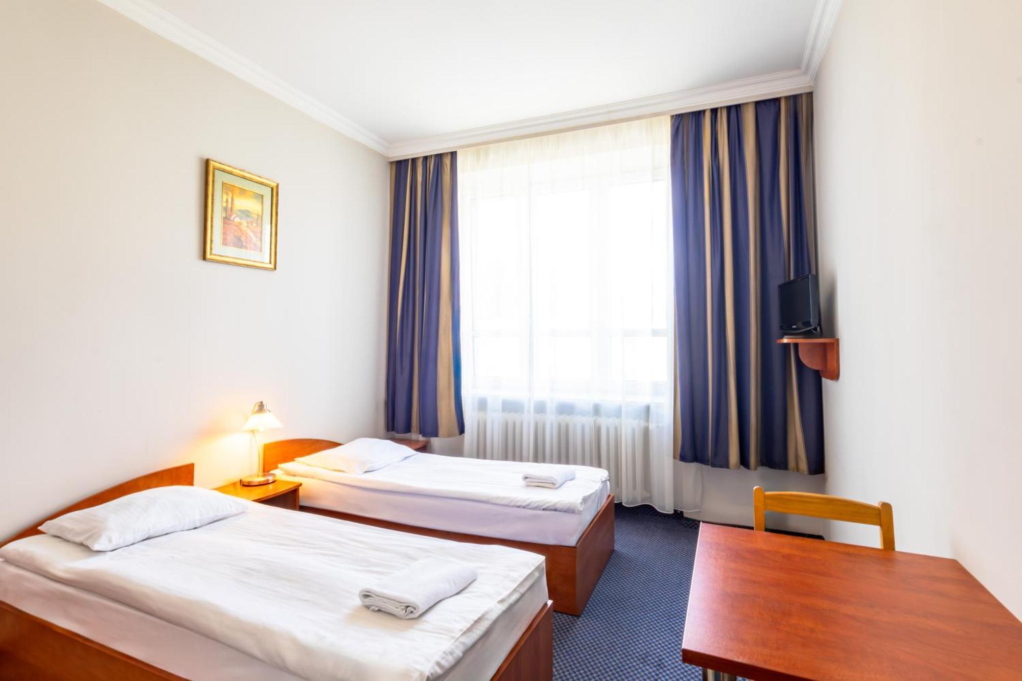 Noclegi Stadion Bed & Breakfast Warsaw Exterior photo