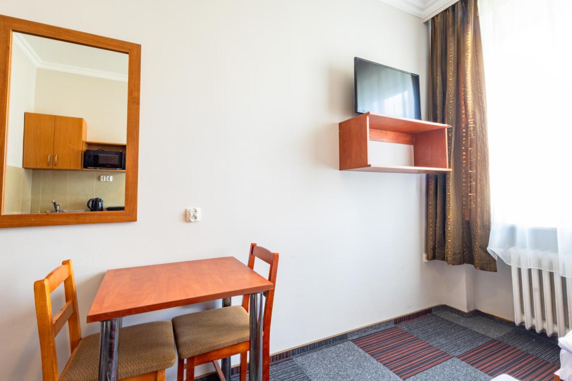 Noclegi Stadion Bed & Breakfast Warsaw Exterior photo