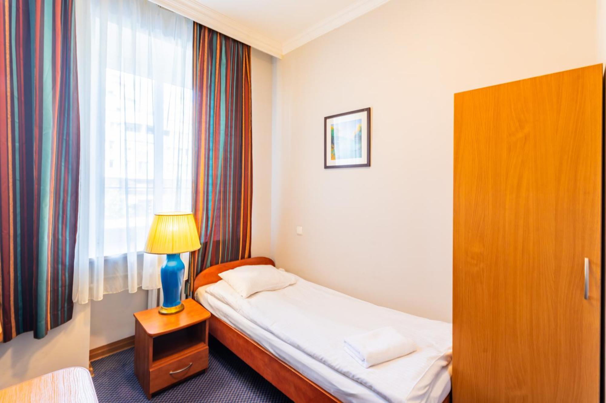 Noclegi Stadion Bed & Breakfast Warsaw Exterior photo