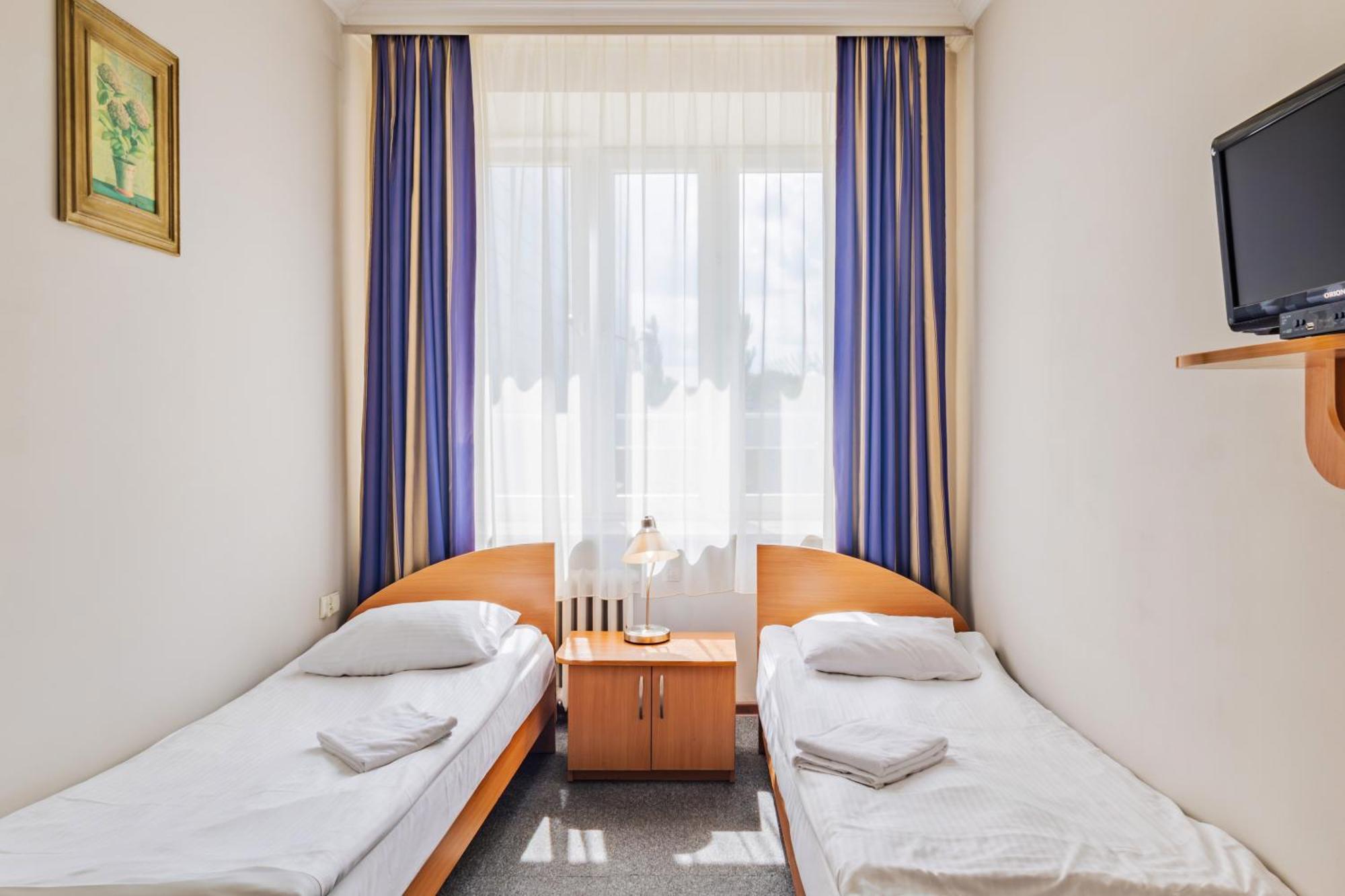 Noclegi Stadion Bed & Breakfast Warsaw Exterior photo